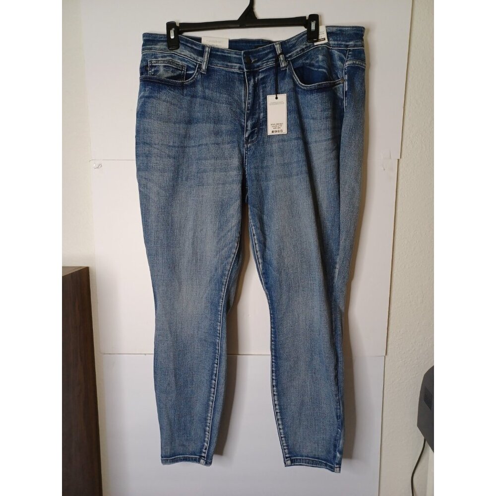 Judy Blue High Waist Skinny Fit Lady Madonna 22W Jeans 41X29